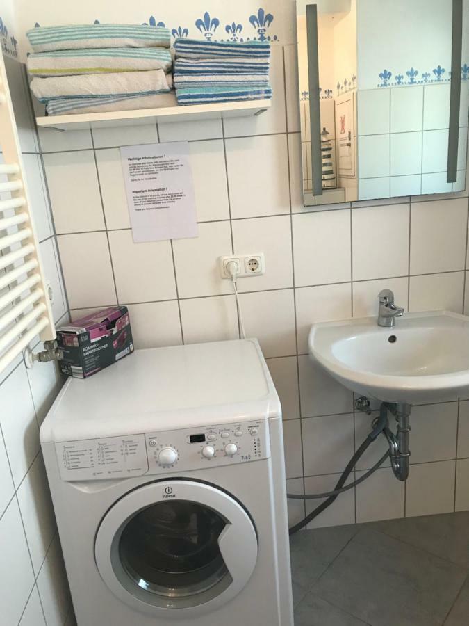 Gräfrath Unterkunft Fuer Arbeiter Und Monteure מראה חיצוני תמונה
