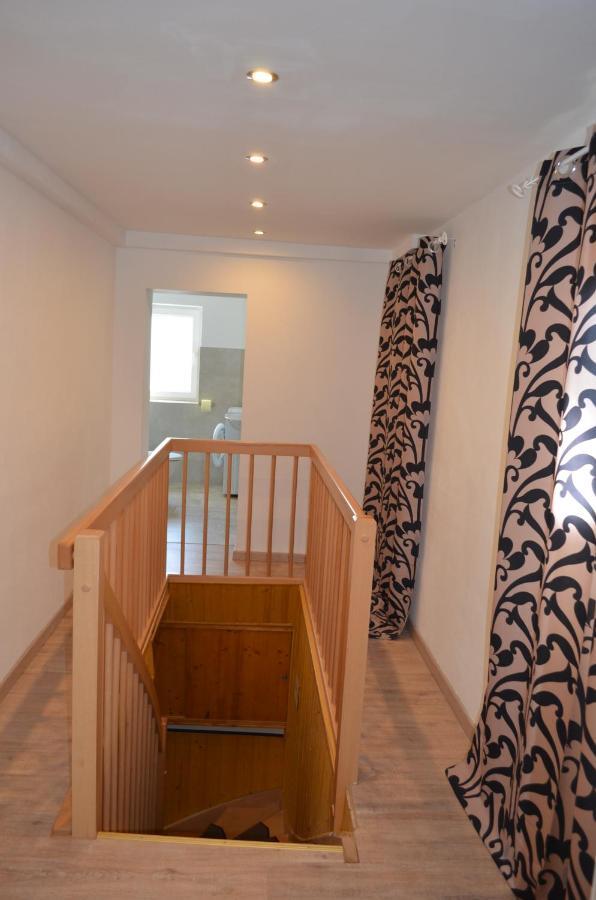 Gräfrath Unterkunft Fuer Arbeiter Und Monteure מראה חיצוני תמונה